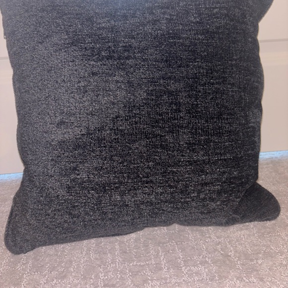 Elegant Gray Leaf Pattern Pillow - Picture 2 of 3